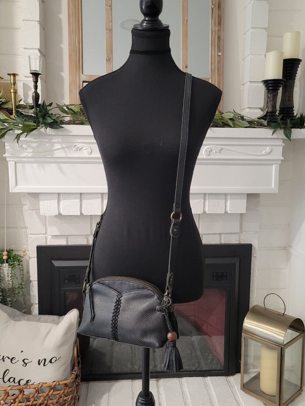The Sak Leather Dome Crossbody - Laural Canyon In Black